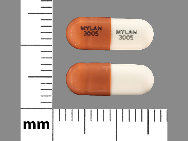 Brown;white Capsule pill with imprint MYLAN;3005 — Thiothixene Thiothixene 5 mg; (view 2)